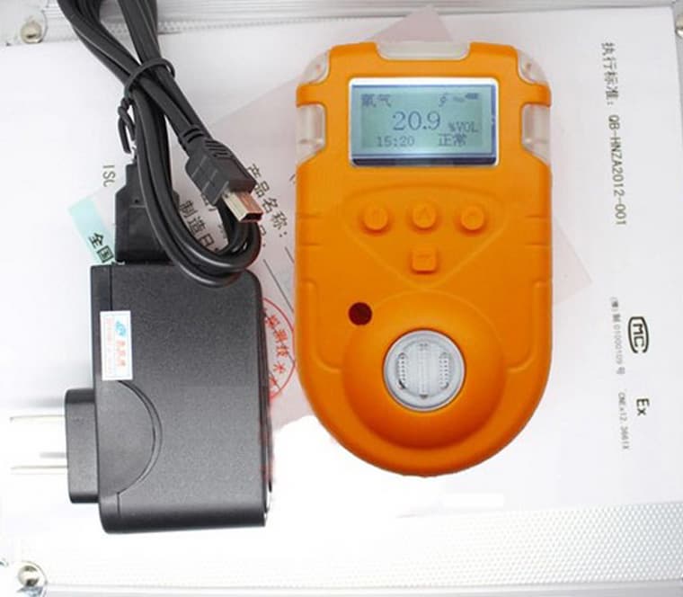 Ammonia _NH3_ portable gas detector with pump